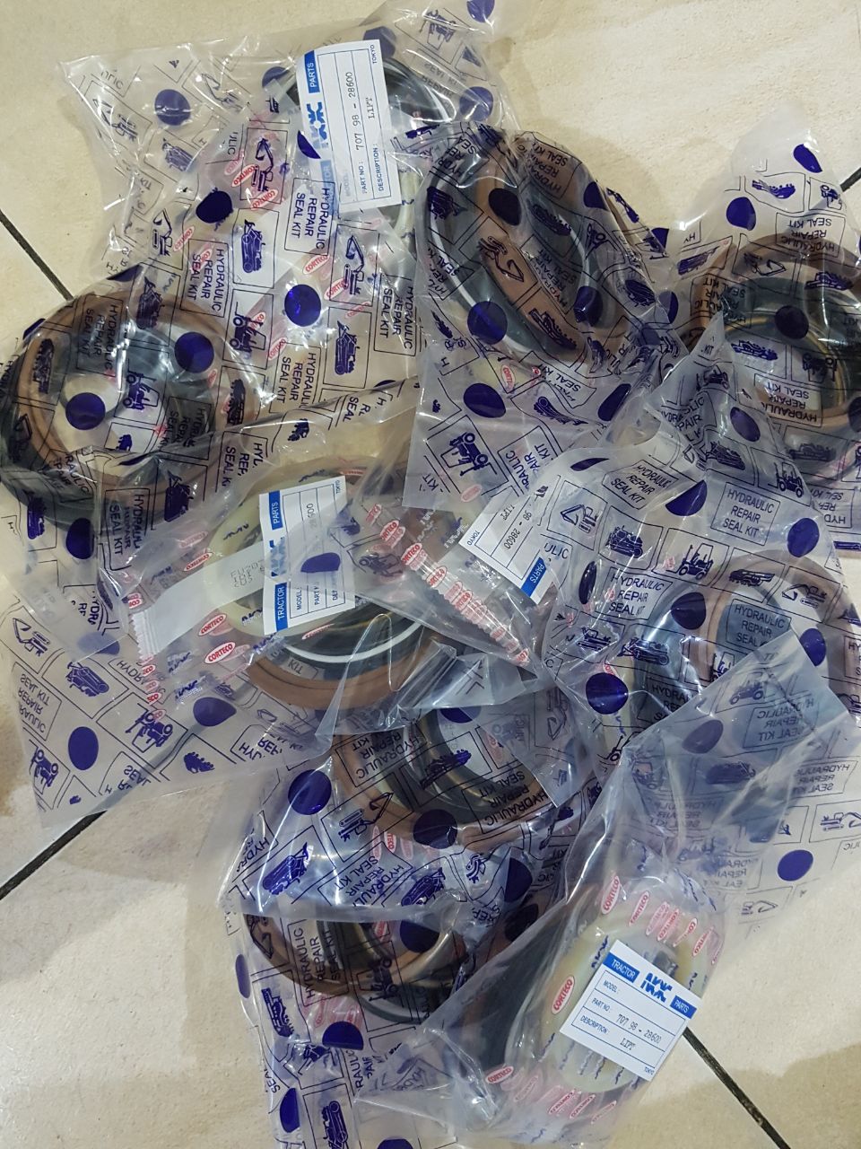 JUAL SEAL KIT BUCKET, BOOM,ARM, HYDRAULIK PUMP MEREK NOK JAPAN